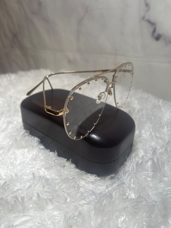 Sunglasses main image 4